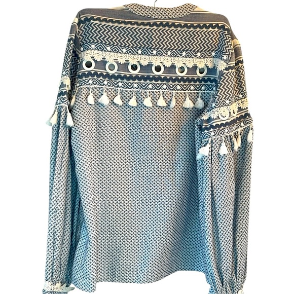 Dodo Bar Or Light Blue Embroidered Blouse - Picture 7 of 12